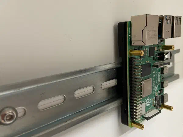 Raspberry Pi DIN Rail Adaptor Kit (35mm) - Pi's 2,3,4 + Other Devices