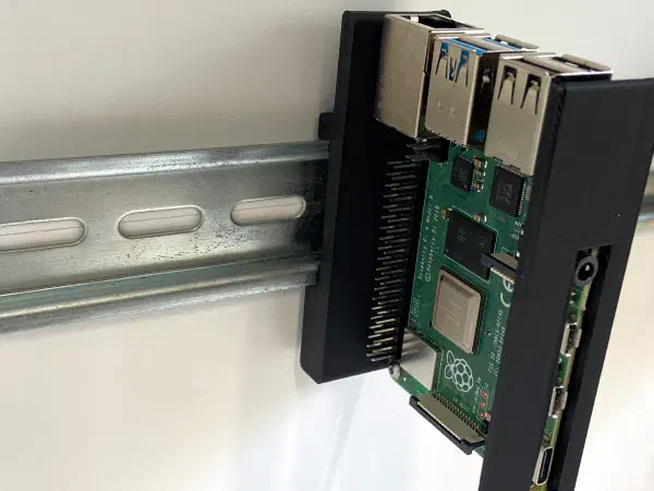 Raspberry Pi DIN Rail Adaptor Blade Kit (35mm) - Fits Pi's 2,3,4
