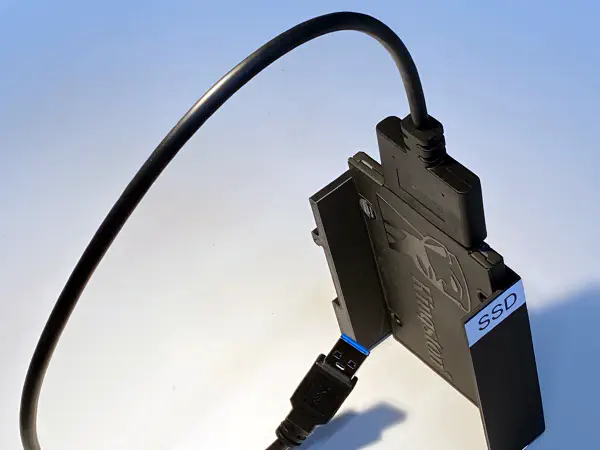 DIN Rail SSD HDD Adaptor (35mm) Fits 2.5 inch Disk Drive