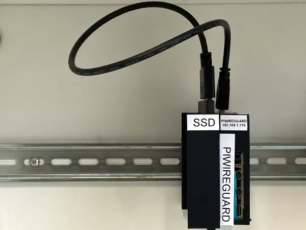 DIN Rail SSD HDD Adaptor (35mm) Fits 2.5 inch Disk Drive