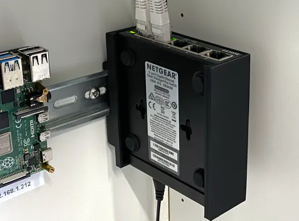 NETGEAR DIN Rail Mounting Adaptor Kit for NETGEAR GS305/E Switch