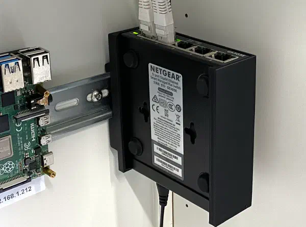 NETGEAR DIN Rail Mounting Adaptor Kit for NETGEAR GS305/E Switch